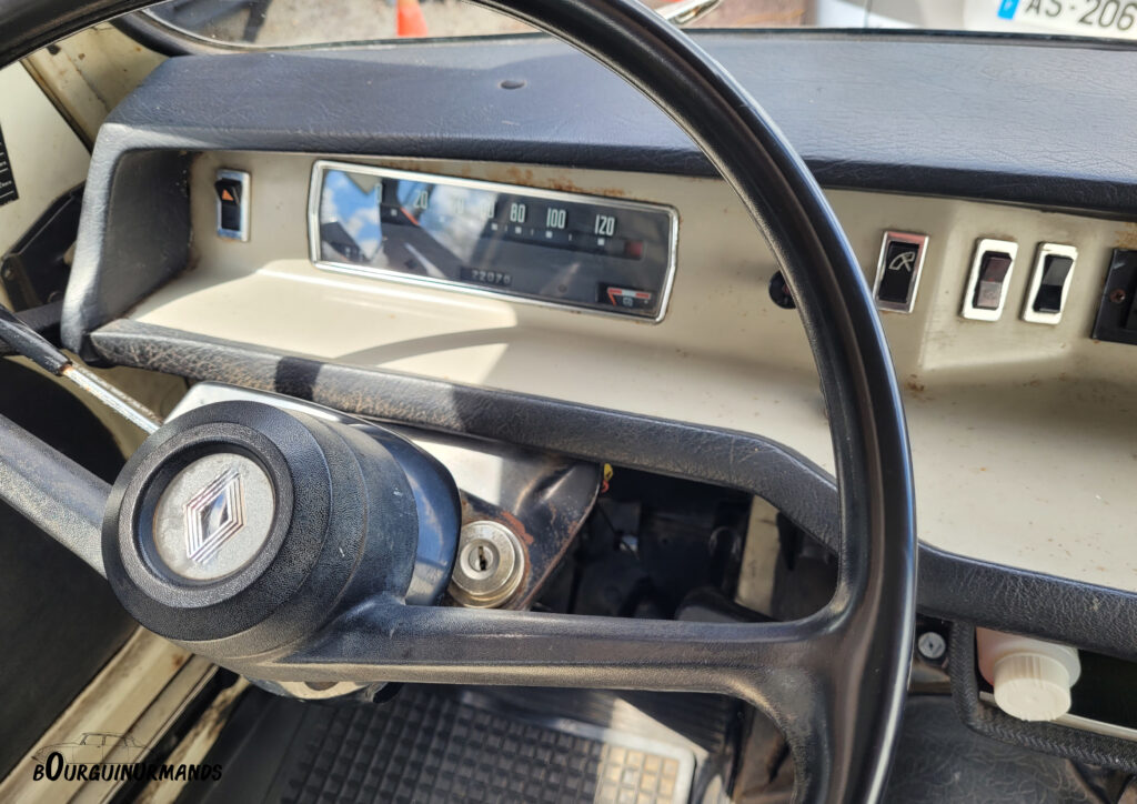 Renault-Estafette-R2136-Bourguinormands-011