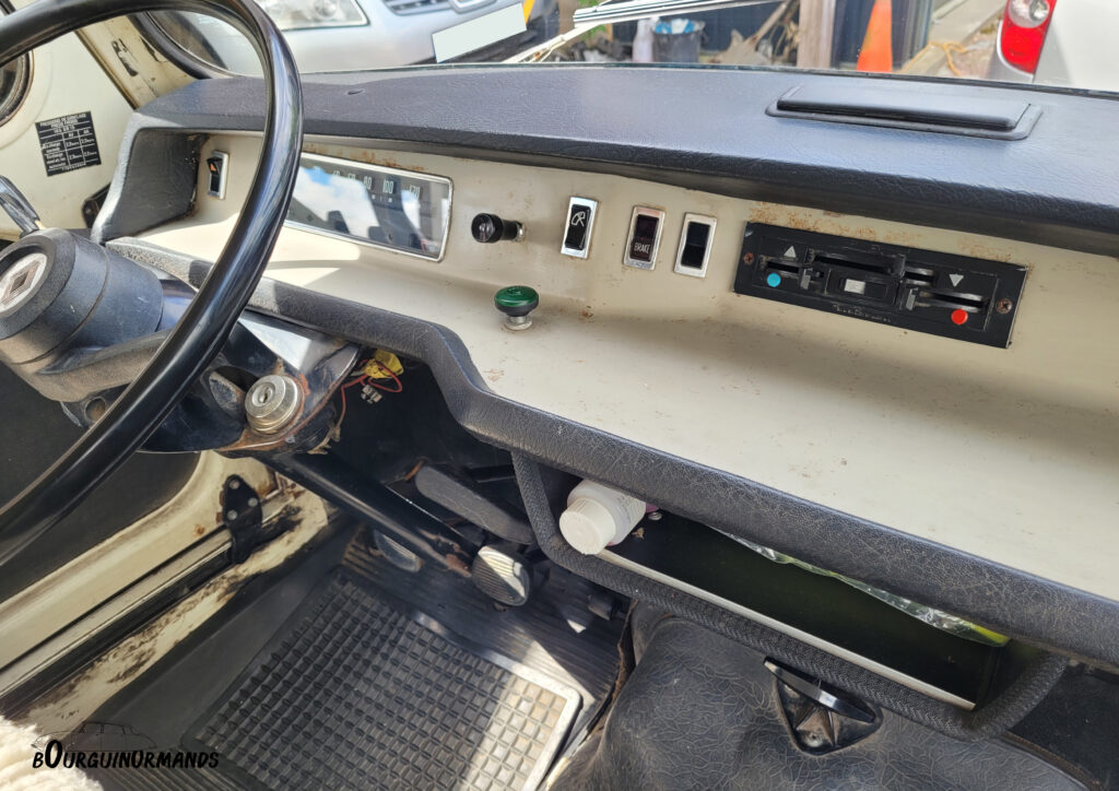 Renault-Estafette-R2136-Bourguinormands-012