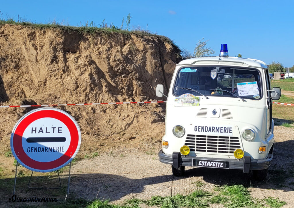 Renault-Estafette-R2136-Bourguinormands-009
