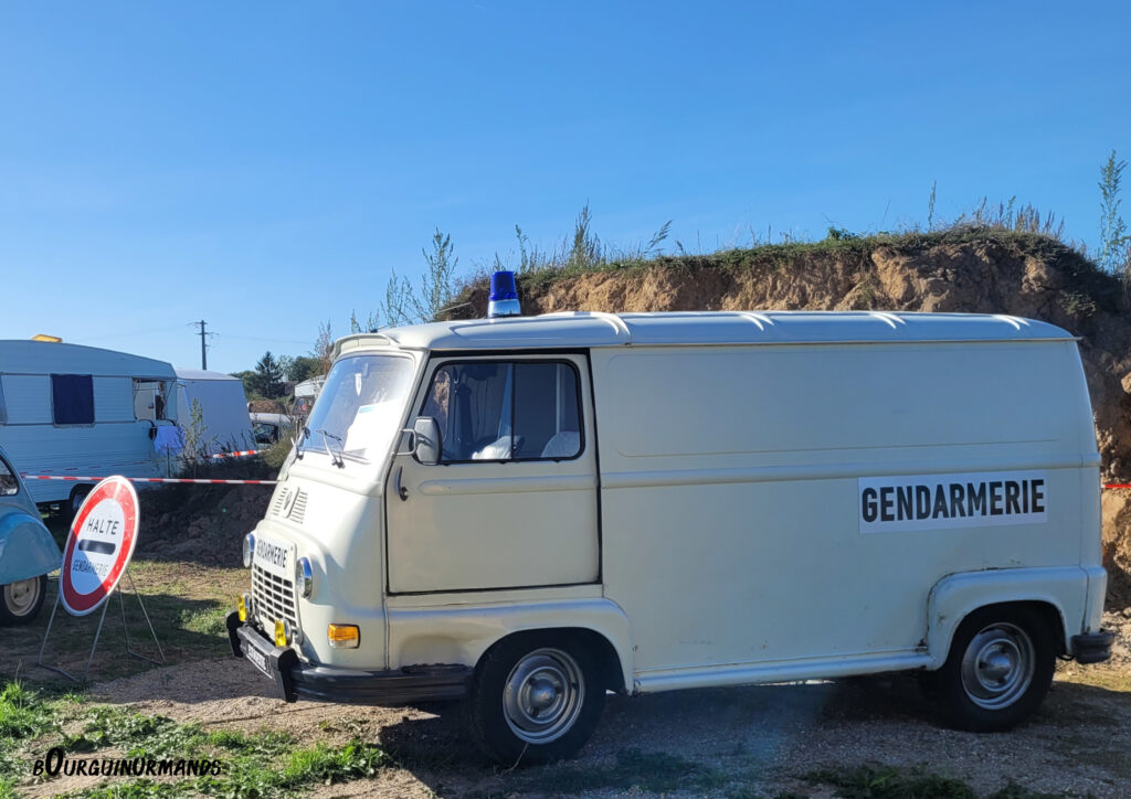 Renault-Estafette-R2136-Bourguinormands-010