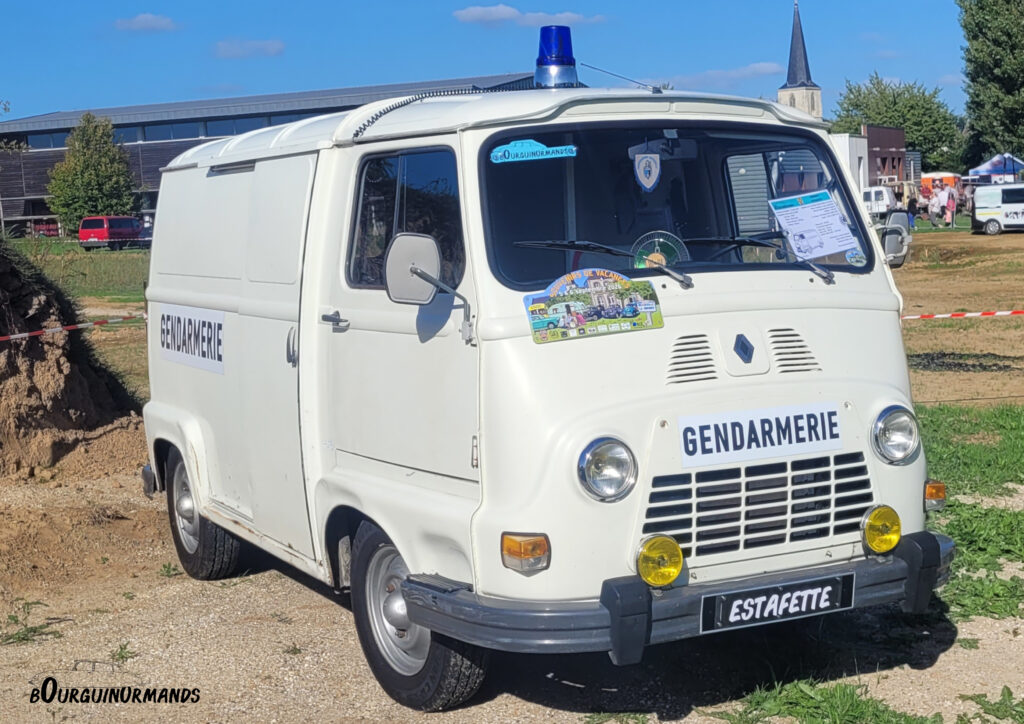Renault-Estafette-R2136-Bourguinormands-011